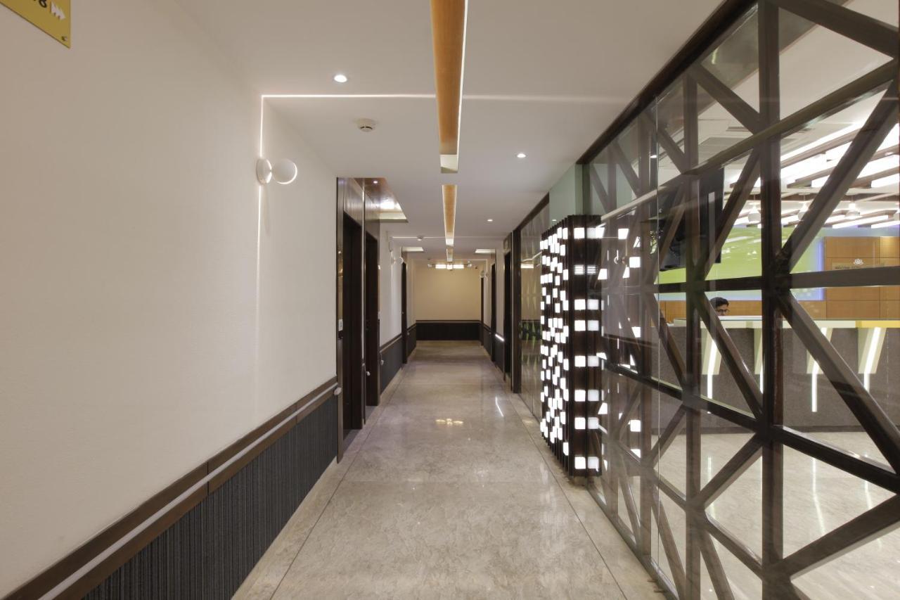 Hotel The Lotus Park Ahmedabad Esterno foto