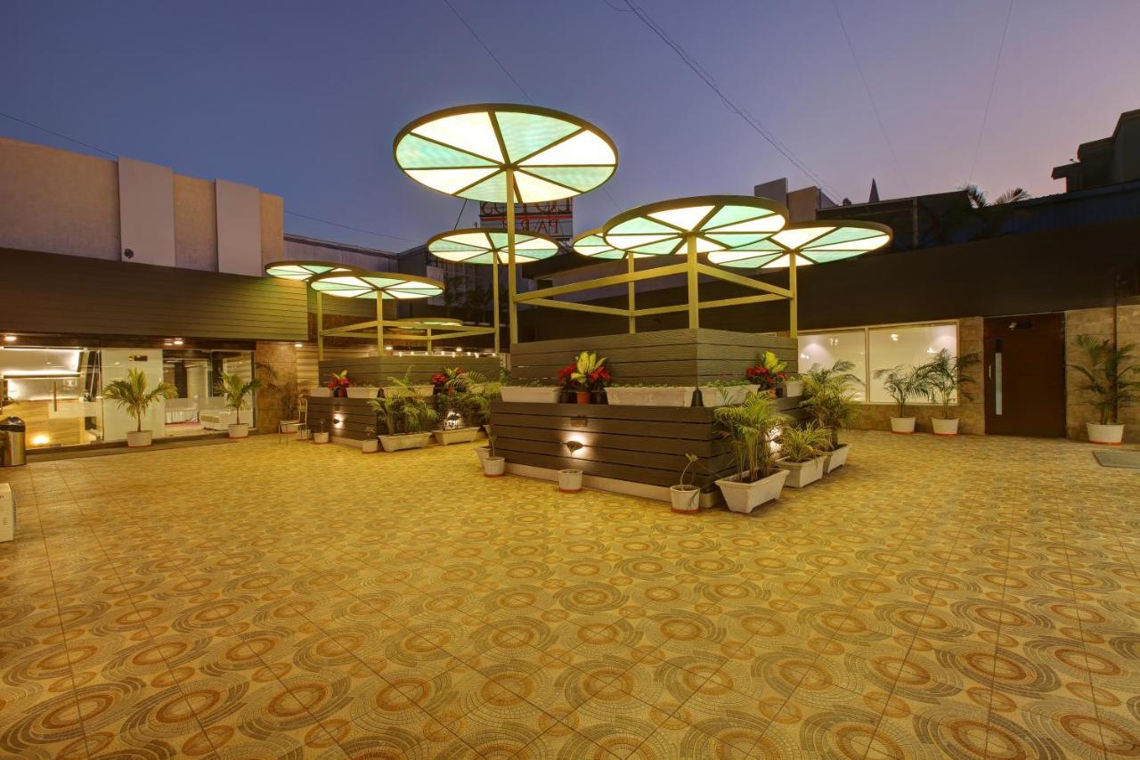 Hotel The Lotus Park Ahmedabad Esterno foto